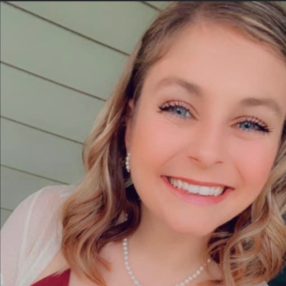 Meet your Posher, Kayla